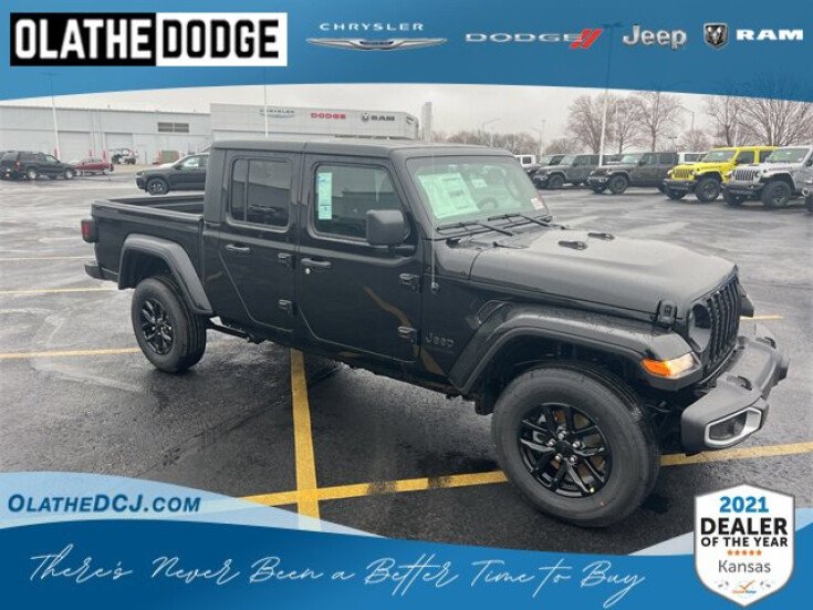 Thumbnail Photo undefined for 2023 Jeep Gladiator Sport